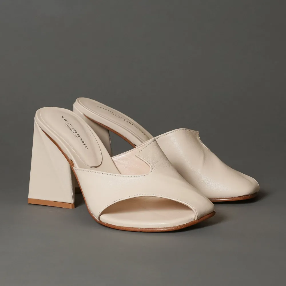 Conflict For Interest Mona 02| Sandals